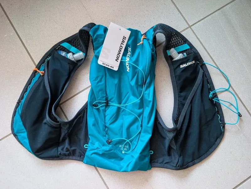Used Salomon Hydration Vest 8L Running Accessories