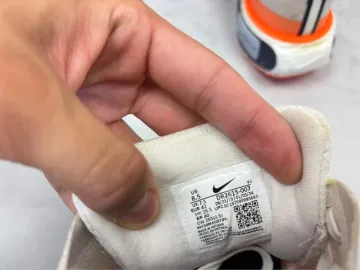 Last ZoomX Invincible Run Flyknit 3 bike usato — immagine 12 di 12