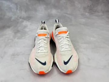 Last ZoomX Invincible Run Flyknit 3 bike usato — immagine 2 di 12
