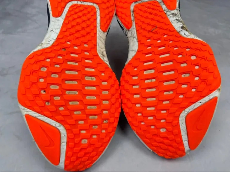 Last ZoomX Invincible Run Flyknit 3 bike usato — immagine 8 di 12