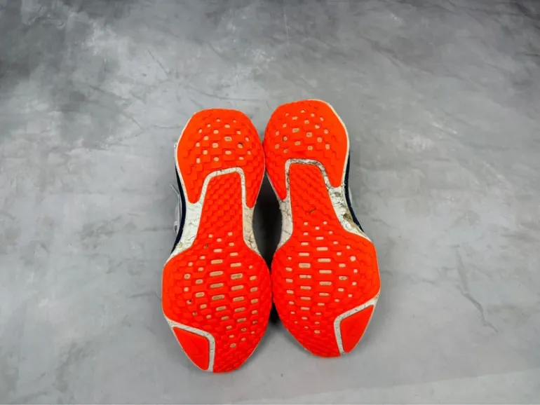 Last ZoomX Invincible Run Flyknit 3 bike usato — immagine 7 di 12