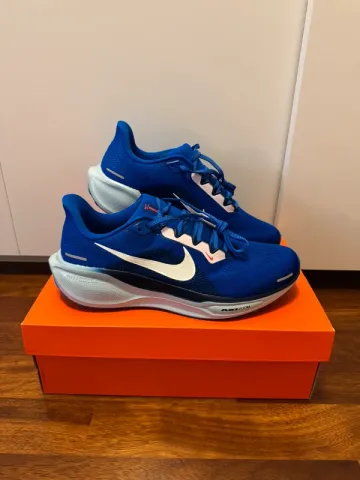 Used Nike Ginnastica/Running Shoes bike — image 1 of 7