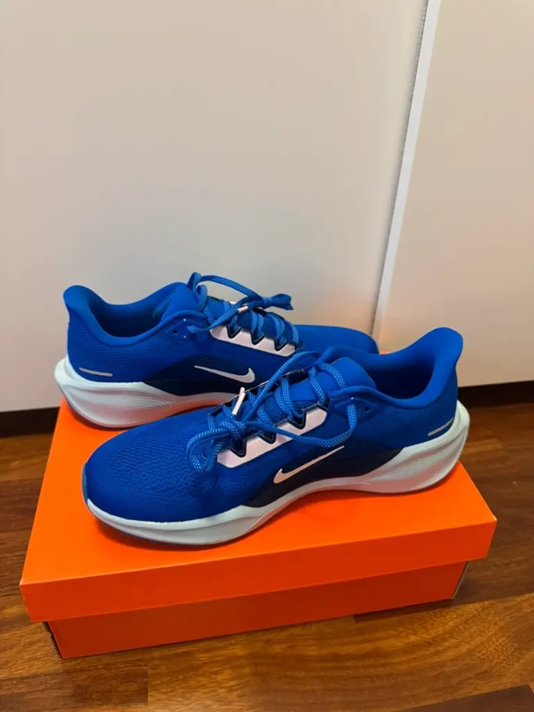 Used Nike Ginnastica/Running Shoes bike — image 2 of 7