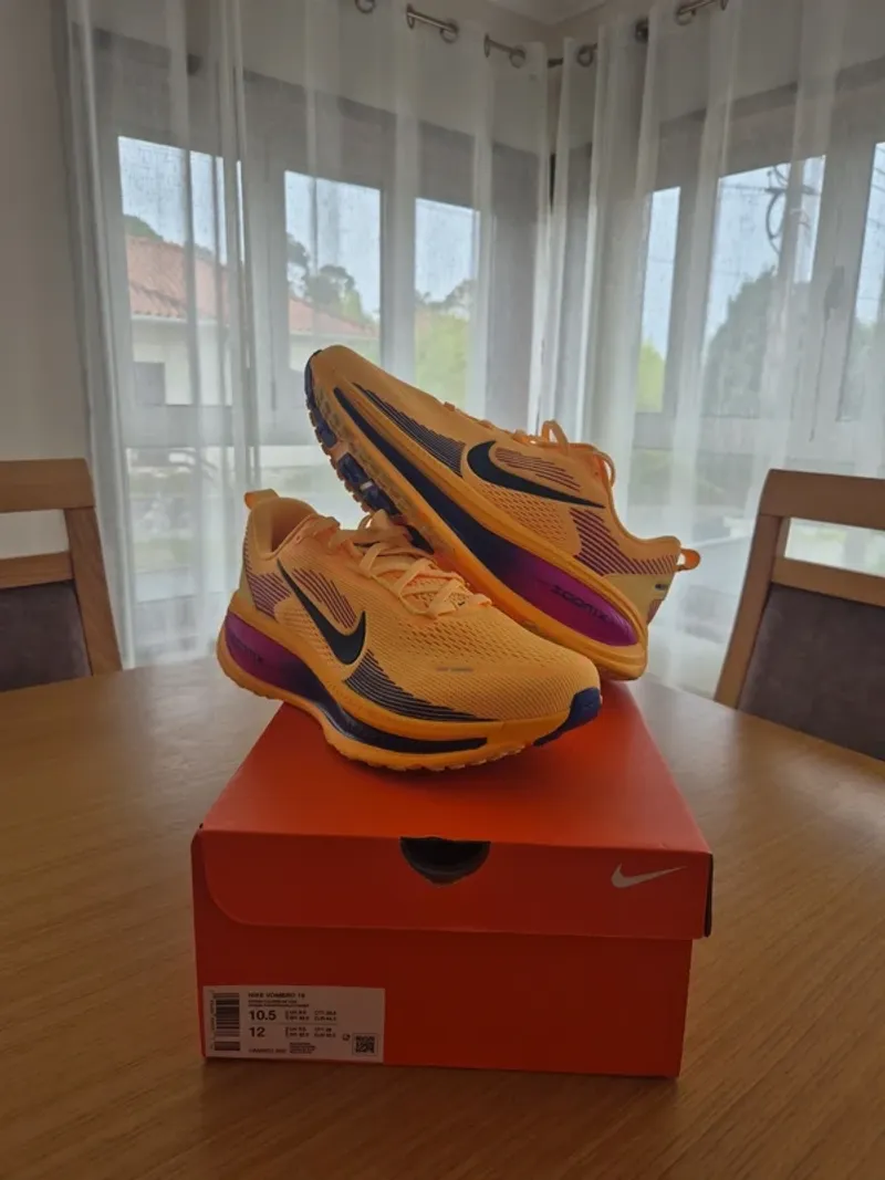 Used Orange Vomero 18 Running Shoes