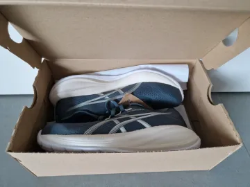 Used Asics Gel-Cumulus 28 bike — image 4 of 4