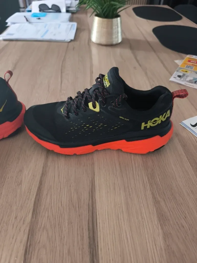 Used Hoka Challenger ATR 6 bike — image 2 of 8