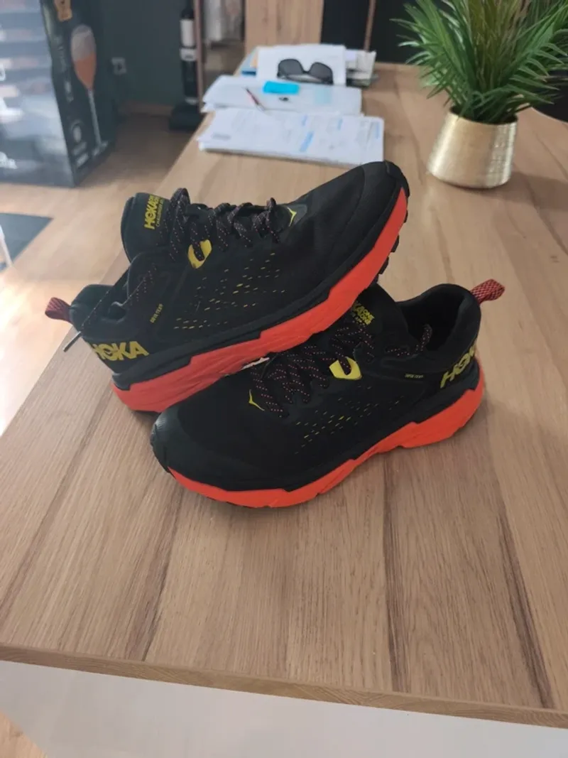 Použité Hoka Challenger ATR 6 Running Shoes