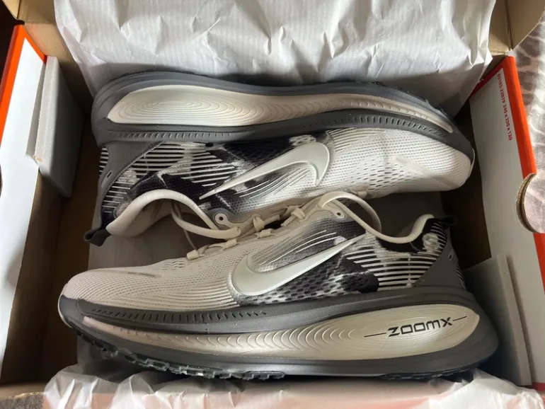 Tweedehands Nike Vomero 18 bike — afbeelding 3 van 4