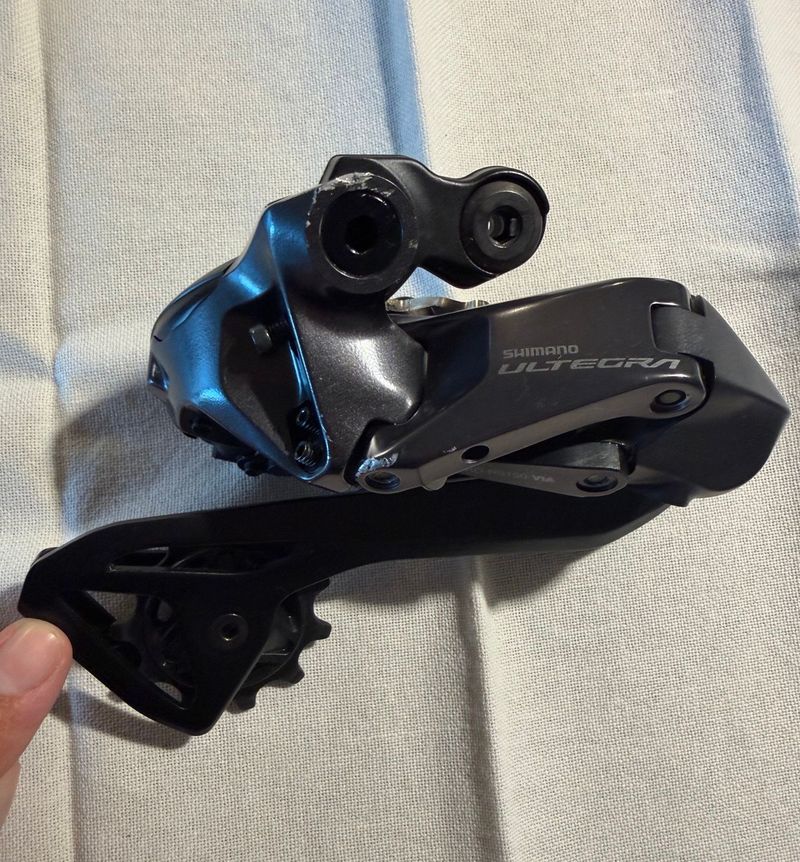 Used Shimano Ultegra Di2 RD-R8150 2025 Drivetrain & Pedals