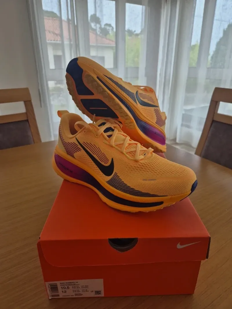 Used Orange Vomero 18 Running Shoes