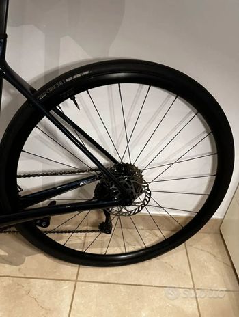 Used Giant PR2 disc Tubeless ready 2024 bike — image 3 of 5