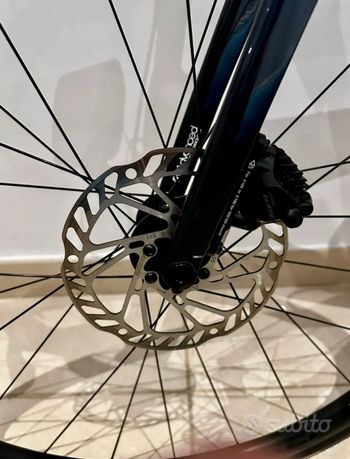 Used Giant PR2 disc Tubeless ready 2024 bike — image 2 of 5