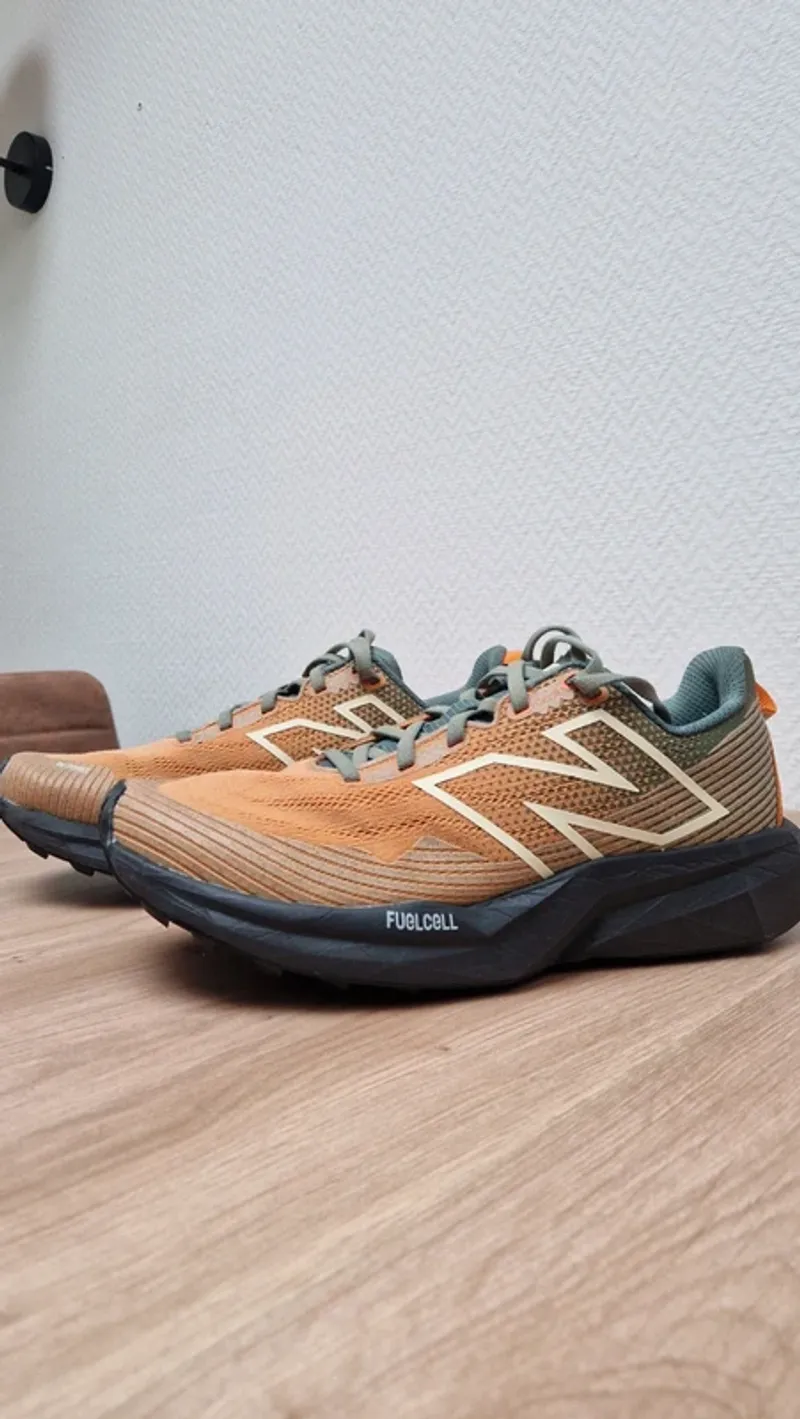 Used New Balance FuelCell Venym Running Shoes