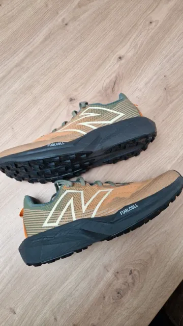 Gebrauchtes New Balance FuelCell Venym bike — Bild 4 von 6