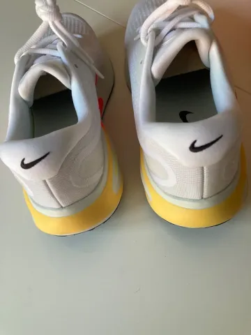 Tweedehands Nike Journey Run bike — afbeelding 7 van 10