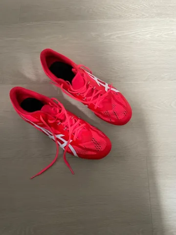 Używany Asics Spikes bike — zdjęcie 1 z 5
