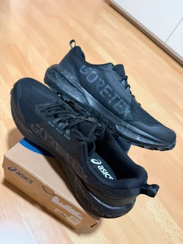 Asics GEL-Sonoma 8 GTX bike usato — immagine 1 di 6