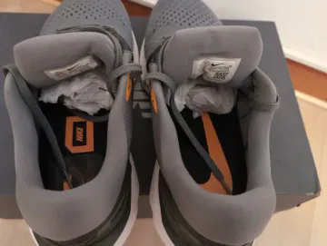 Gebrauchtes Nike Air Zoom Vomero 16 bike — Bild 8 von 9