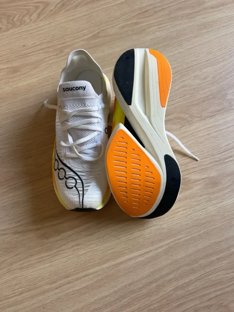 Tweedehands Saucony Endorphin Elite bike — afbeelding 2 van 3