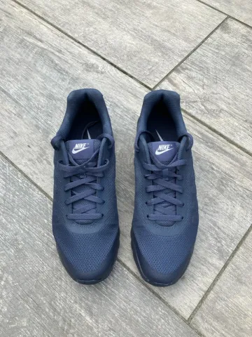 Gebrauchtes Nike Air Max Invigor bike — Bild 3 von 7