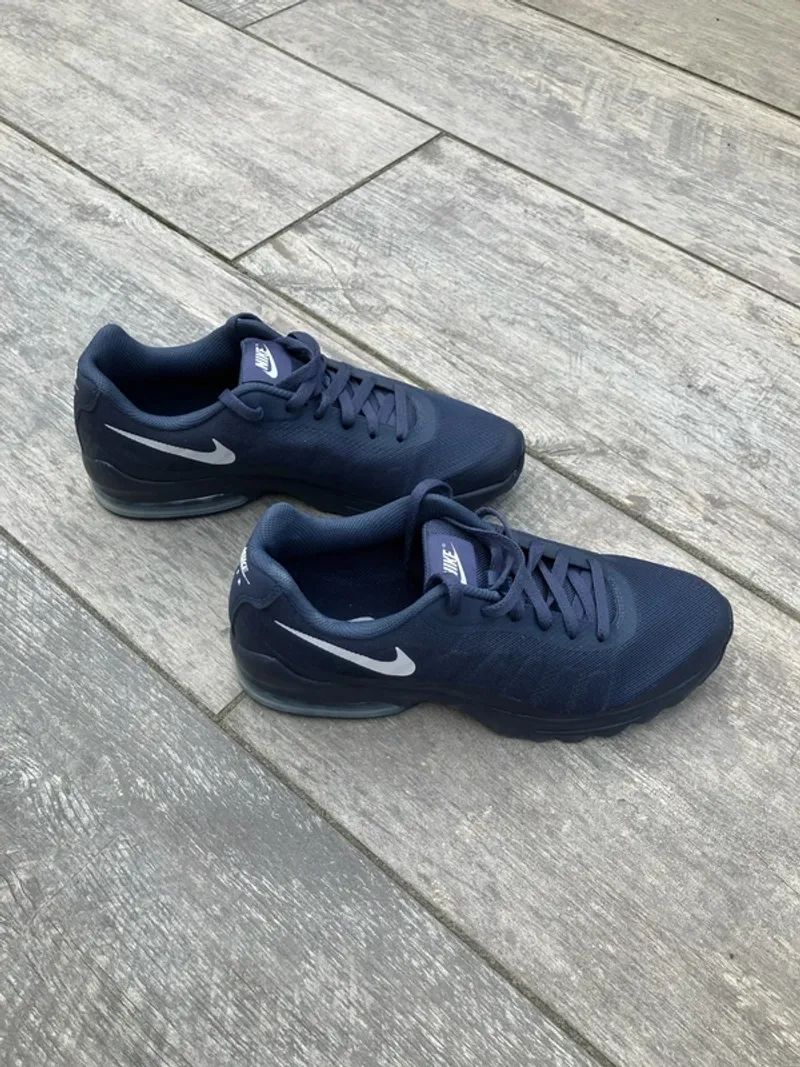 Used Nike Air Max Invigor Running Shoes