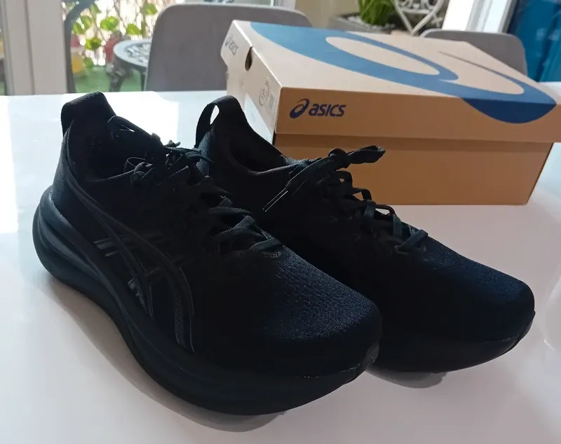 Asics Gel-Nimbus 28 Running Shoes d'occasion