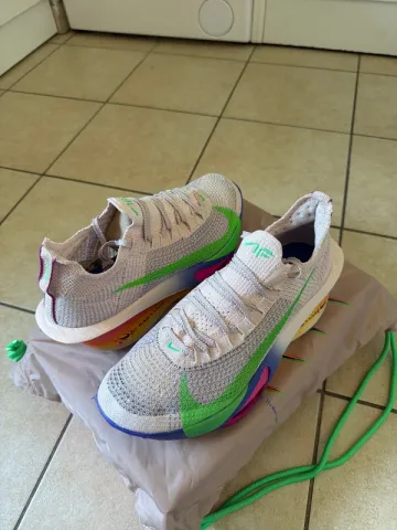 Used Nike Air Zoom Alphafly Next 3 bike — image 4 of 8