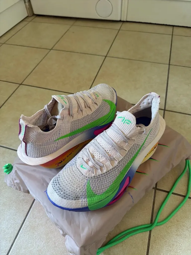 Used Nike Air Zoom Alphafly Next 3 bike — image 4 of 8
