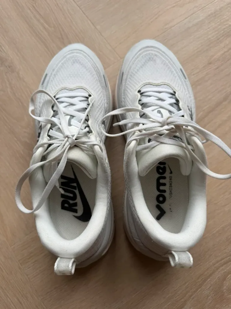 Used White Vomero Plus Run bike — image 6 of 9