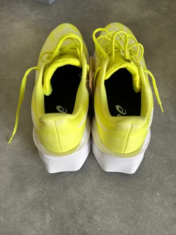Used Asics dynablast 5 bike — image 3 of 6