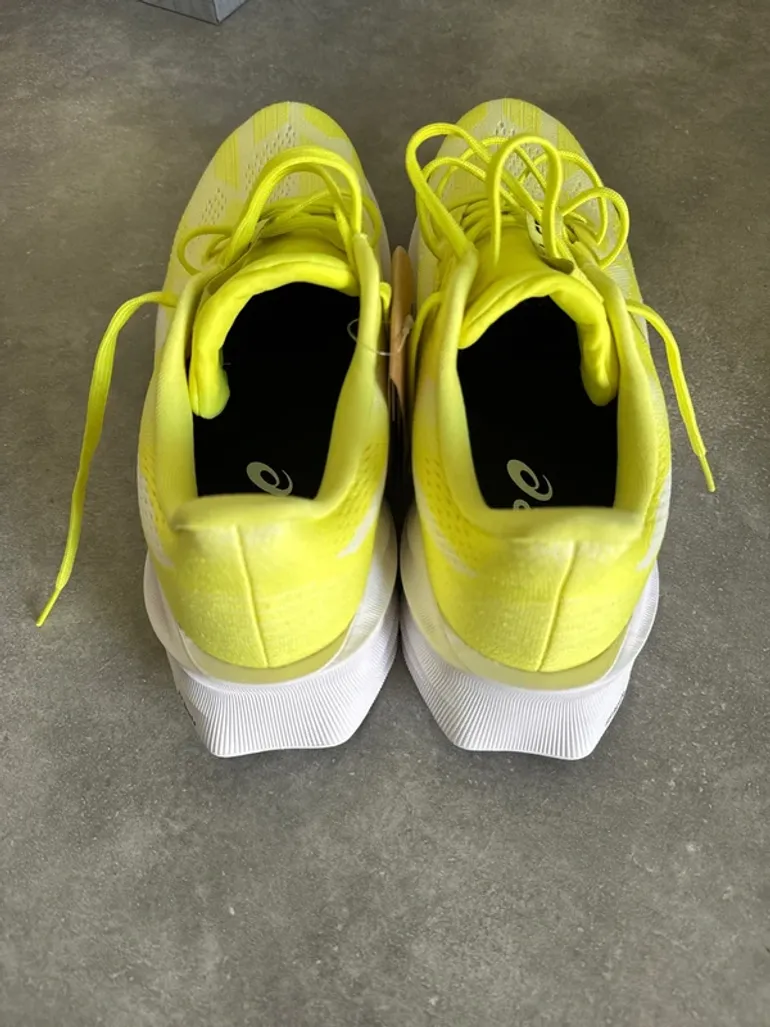Used Asics dynablast 5 bike — image 3 of 6