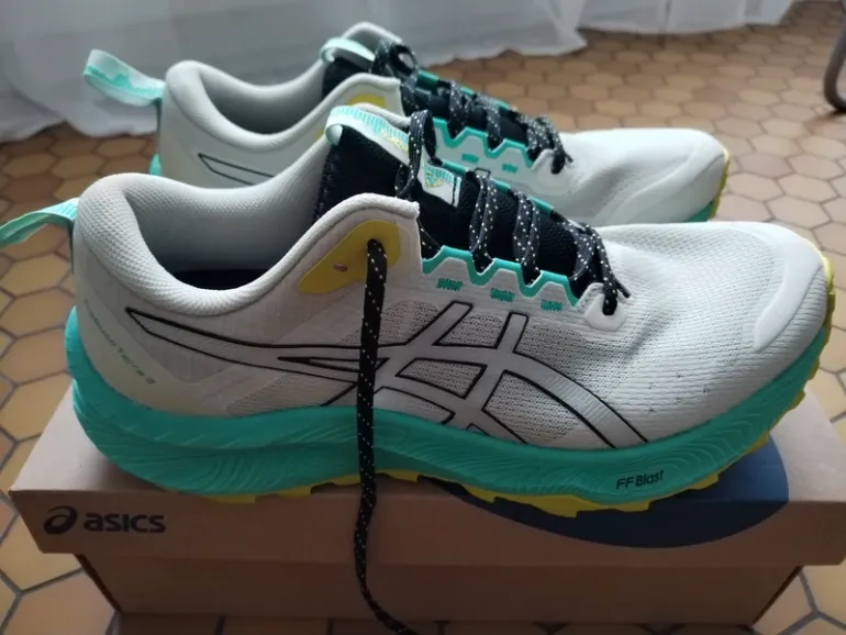 Used Asics Trabuco Terra 3 bike — image 7 of 9
