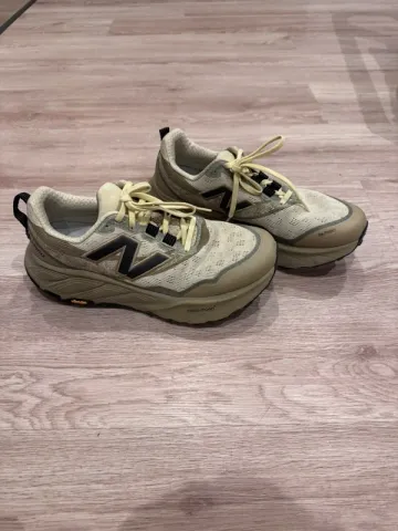 Używany New Balance Hierro v9 bike — zdjęcie 1 z 4