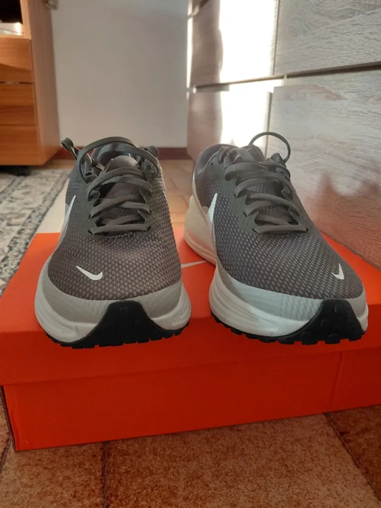 Used Nike Revolution 8 bike — image 2 of 7