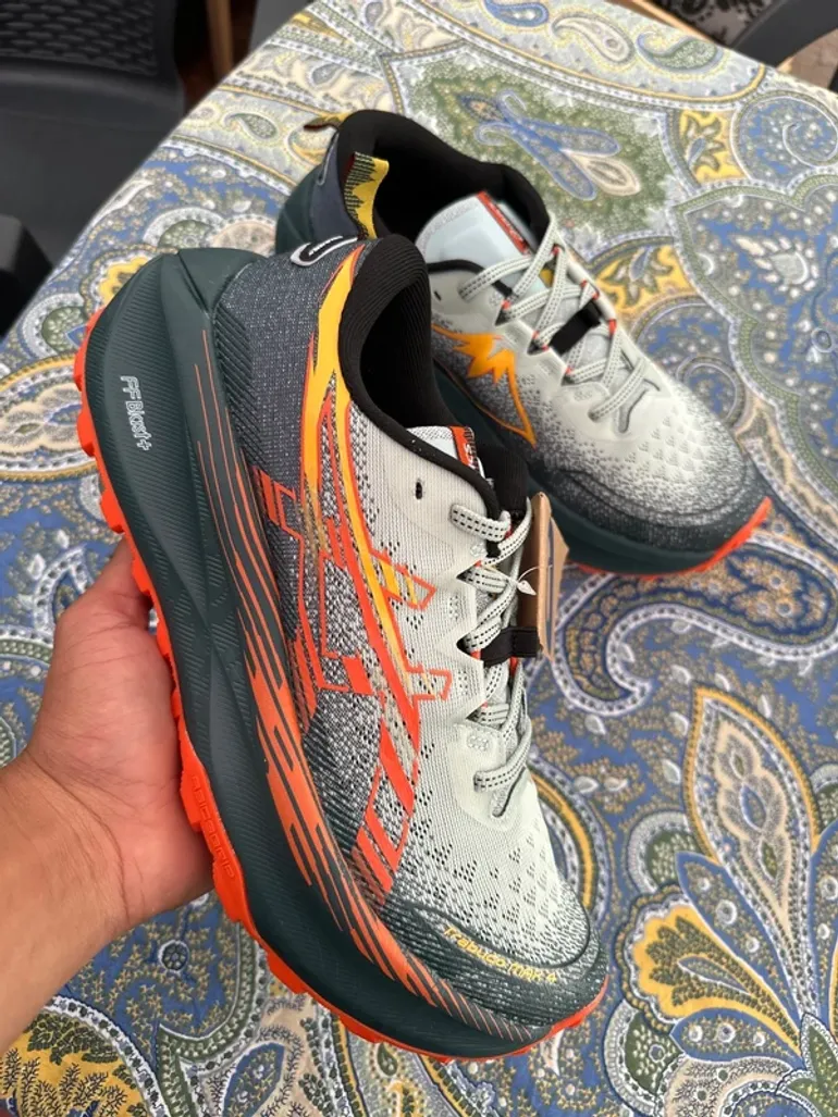 Używany Asics Gel Trabuco Max 4 bike — zdjęcie 2 z 11