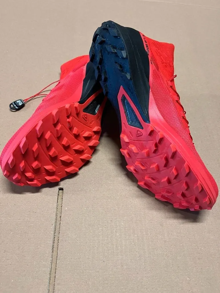Used Salomon Running Shoes bike — image 2 of 6