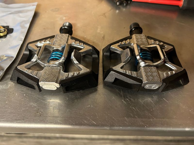 Käytetty Crankbrothers Double Shot Pedals 2026 Drivetrain & Pedals