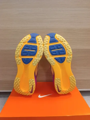 Nike Vomero 18 bike d'occasion — image 4 sur 7