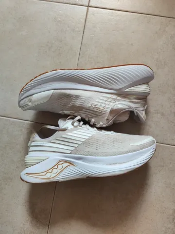 Używany Saucony Endorphin Shift 3 bike — zdjęcie 2 z 4