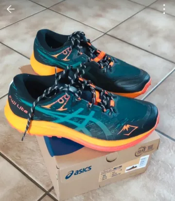Używany Asics Fuji Lite 5 bike — zdjęcie 1 z 4
