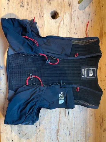 Tweedehands The North Face Summit Run 10L bike — afbeelding 2 van 7
