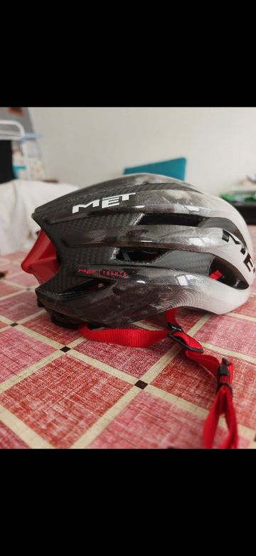 Używany MET Helmet 2025 bike — zdjęcie 2 z 6