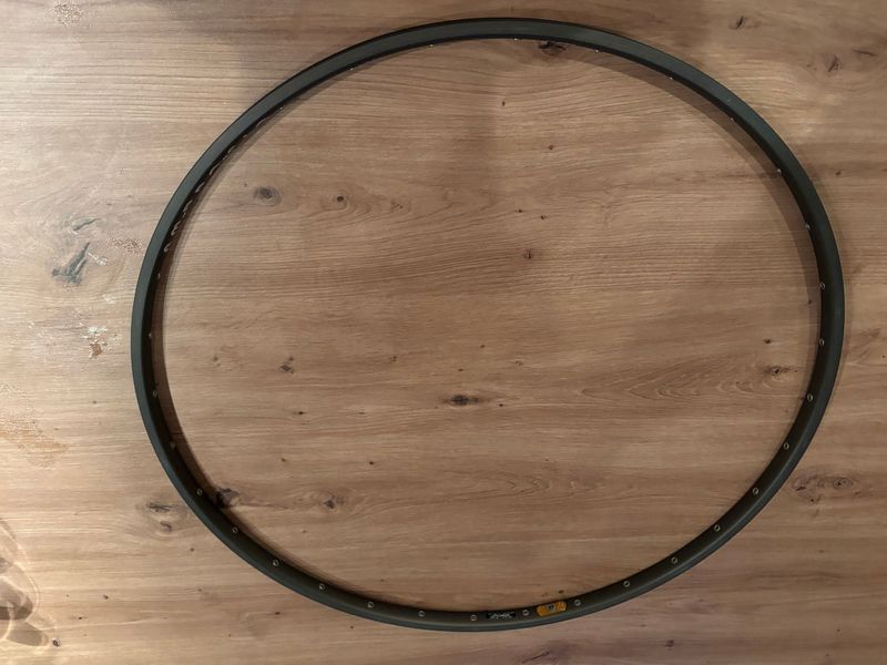 Used Ambrosio Rim némésis reine du nord 32t Wheels