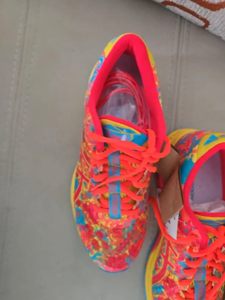 Used Asics Running Shoes bike — image 5 of 5