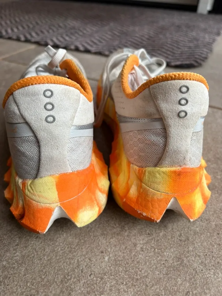 Saucony Endorphin Pro bike usato — immagine 4 di 4