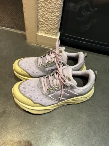 Gebrauchtes New Balance Hierro v9 bike — Bild 1 von 5