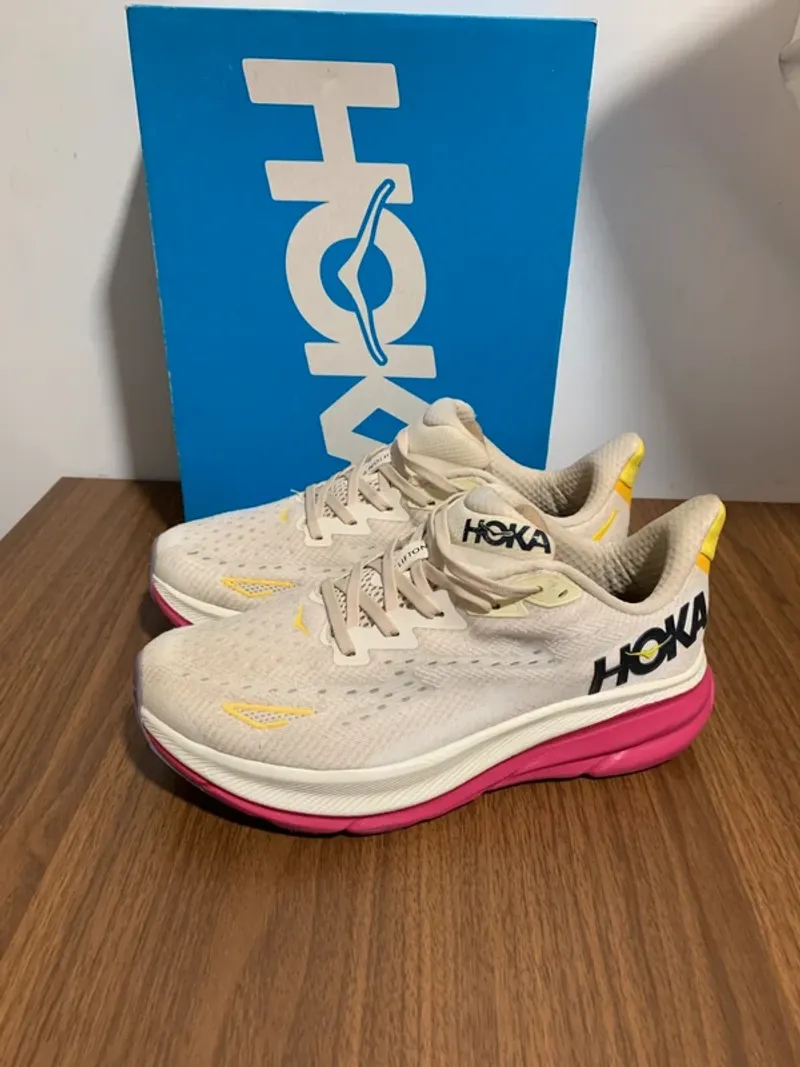 Used Hoka Clifton 9 Running Shoes