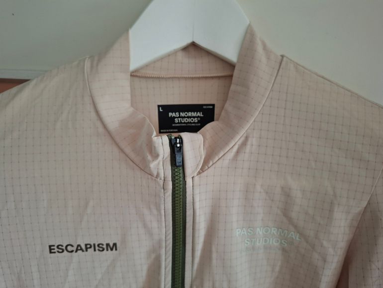 Pas Normal Studios Escapism Light Jersey 2x 2025 bike usato — immagine 10 di 11