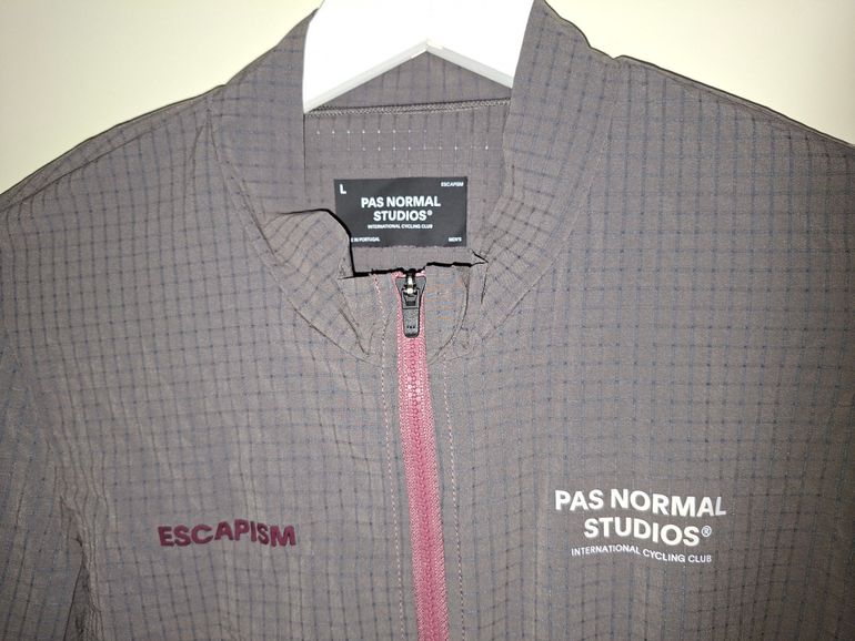 Pas Normal Studios Escapism Light Jersey 2x 2025 bike usato — immagine 6 di 11