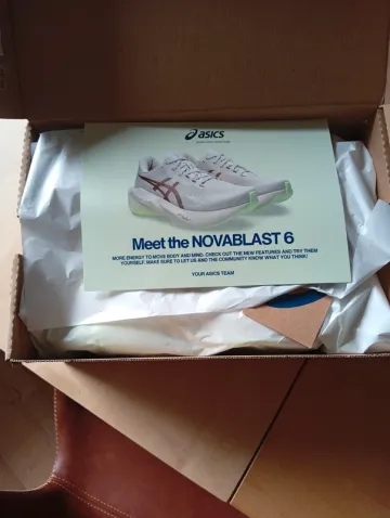 Asics Novablast 6 bike d'occasion — image 6 sur 6